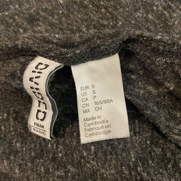 H & M DIVIDED GRAY TANK TOP - Picture 4 of 4